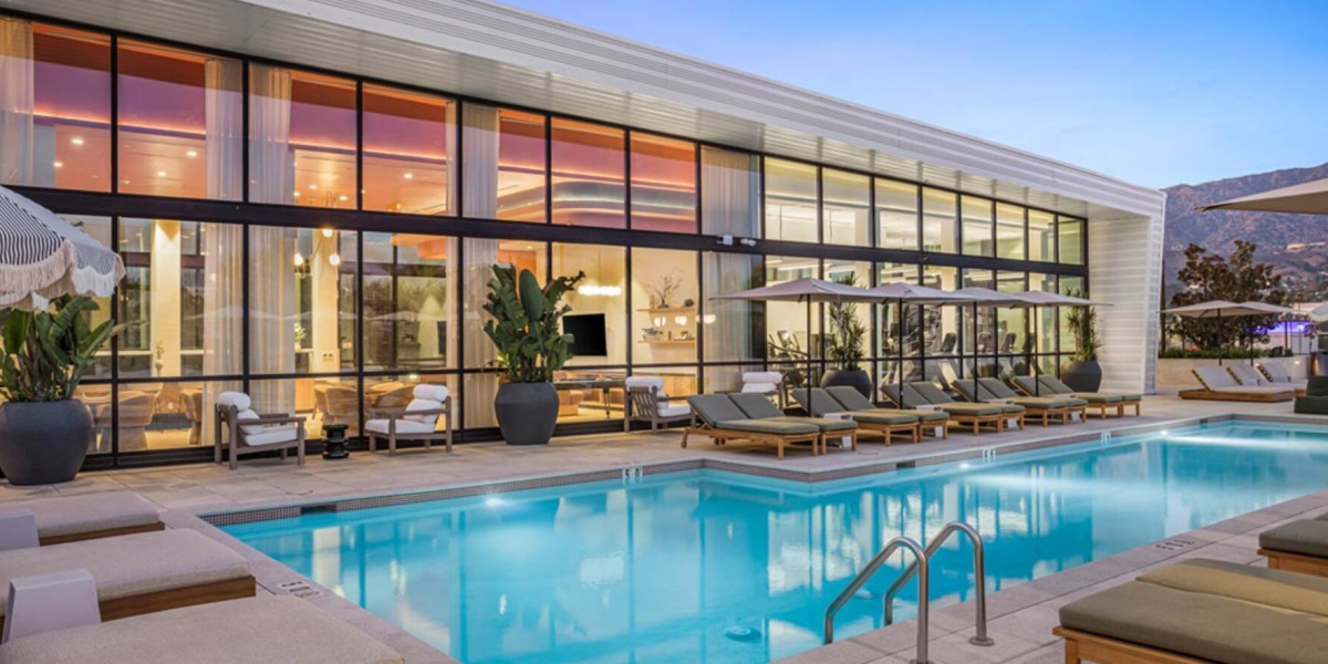 What Should You Look for in Hotel Fixed Furniture?